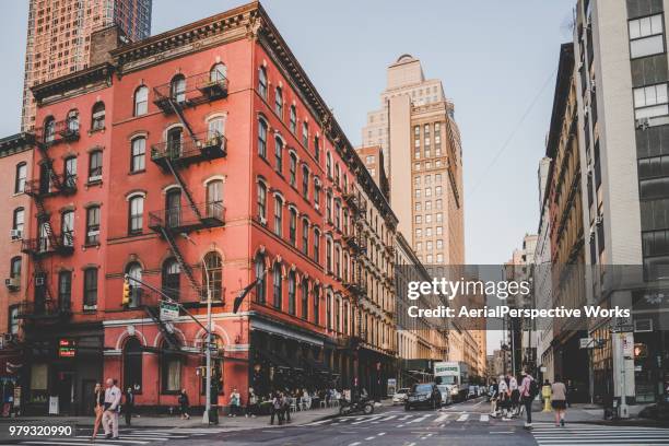 straten in manhattan, nyc - soho new york stockfoto's en -beelden