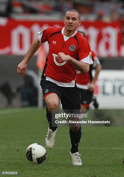 Leon Andreasen of Hannover runs with the ball during the Bundesliga match between VfB Stuttgart and Hannover 96 at Mercedes-Benz Arena on March 20,...