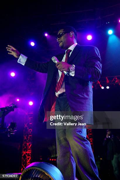 Singer Shawn Stockman of the R&B group Boyz II Men performs at 5th Annual Jazz In The Gardens 2010 on March 21, 2010 in Miami Gardens, Florida.