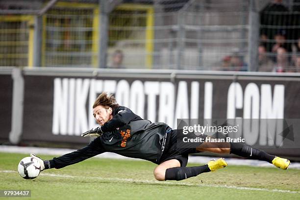 Heinz Müller of Mainz catches the ball during the Bundesliga match between SC Freiburg and FSV Mainz 05 at Badenova Stadium on March 20, 2010 in...