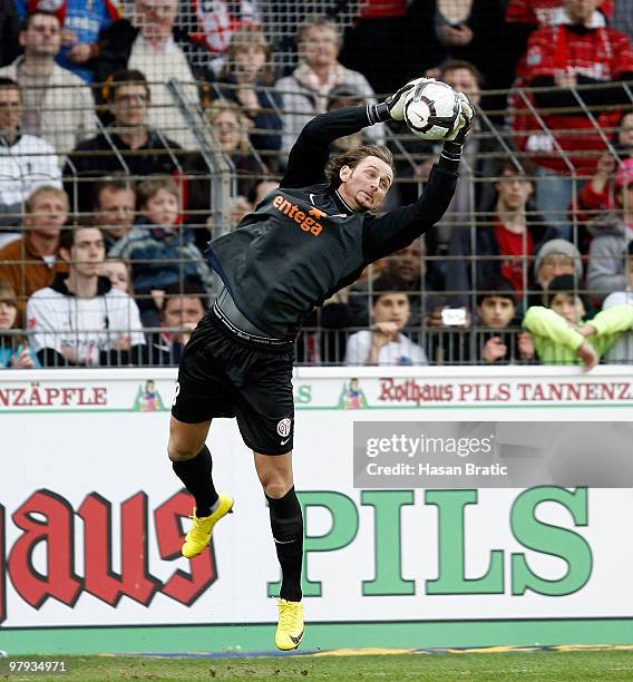 Heinz Müller of Mainz catches the ball during the Bundesliga match between SC Freiburg and FSV Mainz 05 at Badenova Stadium on March 20, 2010 in...