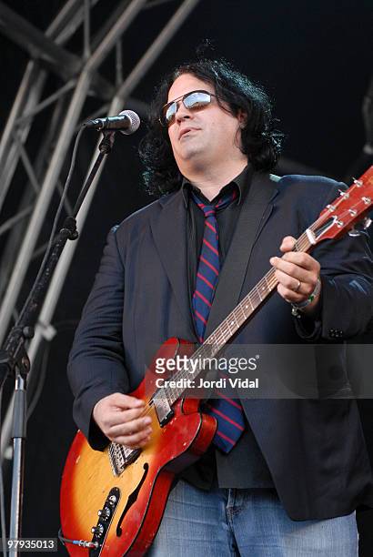 Jon Auer of Big Star performs on stage during Day 3 of Primavera Sound Festival on June 03, 2006 at Parc del Forum in Barcelona, Spain