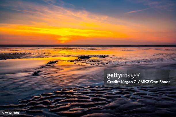 sunset time - baie de somme - france - baie de somme stock-fotos und bilder