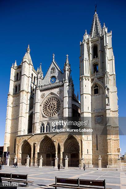 way of saint james - leon fotografías e imágenes de stock