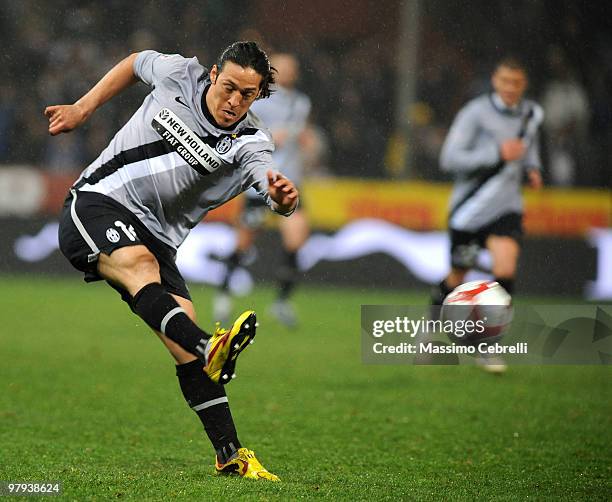 Mauro German Camoranesi of Juventus FC in action during the Serie A match between UC Sampdoria and Juventus FC at Stadio Luigi Ferraris on March 21,...