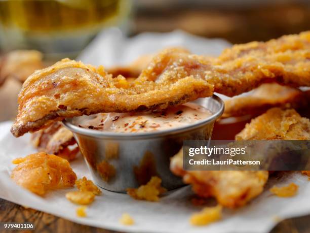 birra pancetta malconcio - fritto foto e immagini stock