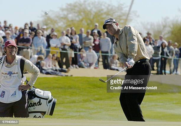 Jonathan Kaye chips during final round competition February 1, 2004 at the 2004 FBR Open at the Tournament Players Club at Scottsdale, Arizona. Kaye...