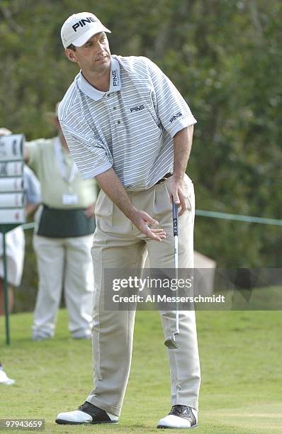 Kevin Sutherland putts at the eighth hole during first-round competition at the Funai Classic, October 21, 2004.