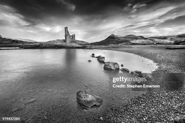 ardvreck castle - ardvreck castle stock-fotos und bilder