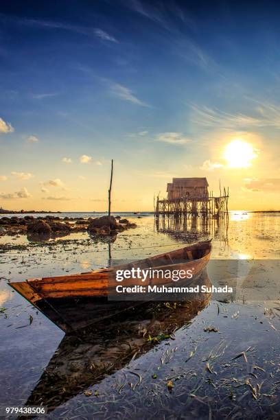 Kelong Rig 124 Kelong Stock Photos, High-Res Pictures, and Images - Getty Images