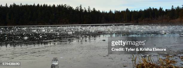 heart lake frozen - elmore stock pictures, royalty-free photos & images