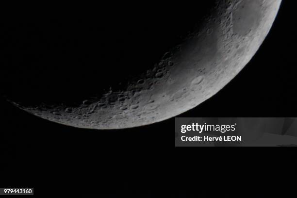 lune newton - lune stock pictures, royalty-free photos & images