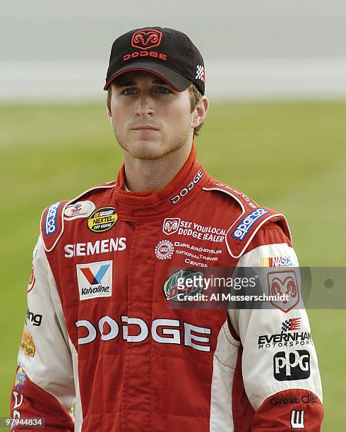 Kasey Kahne competes in qualifying for the NASCAR Nextel Cup Tropicana 400 at Chicagoland Speedway, July 9, 2004.