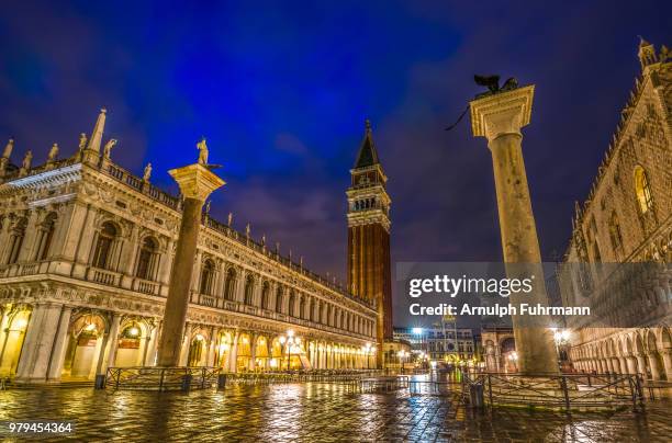 piazza san marco at night, venice, italy - fehrmann stock-fotos und bilder