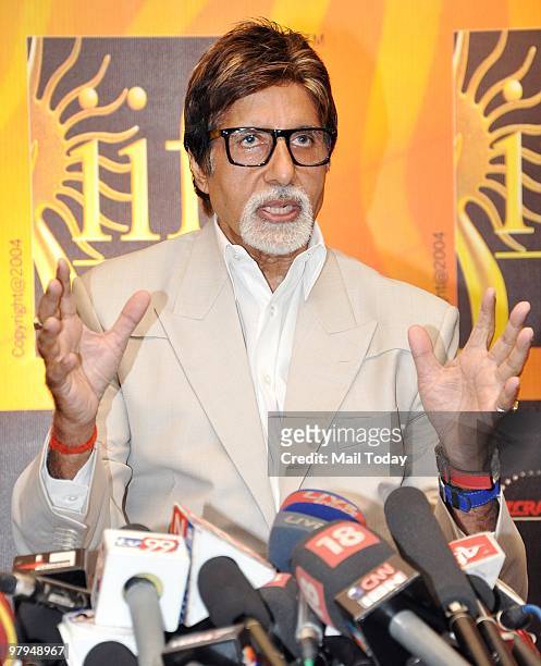 Indian Bollywood actor Amitabh Bachchan inaugurates the International Indian Film Academy Voting Weekend 2010 in Mumbai on March 19, 2010.