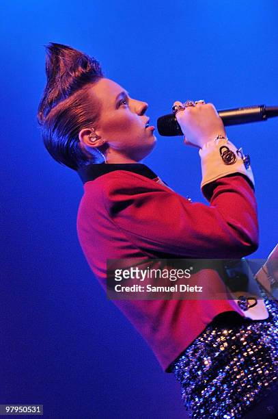 La Roux performs at Le Bataclan on February 26, 2010 in Paris, France.