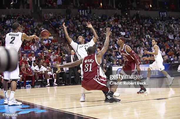 Playoffs: Michigan State Kalin Lucas and Raymar Morgan in action vs New Mexico State. Morgan making inbounds pass. Spokane, WA 3/19/2010 CREDIT:...