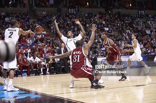Playoffs: Michigan State Kalin Lucas and Raymar Morgan in action vs New Mexico State. Morgan making inbounds pass. Spokane, WA 3/19/2010 CREDIT:...