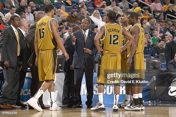 Playoffs: Missouri head coach Mike Anderson in huddle with team during game vs Clemson. Buffalo, NY 3/19/2010 CREDIT: David E. Klutho