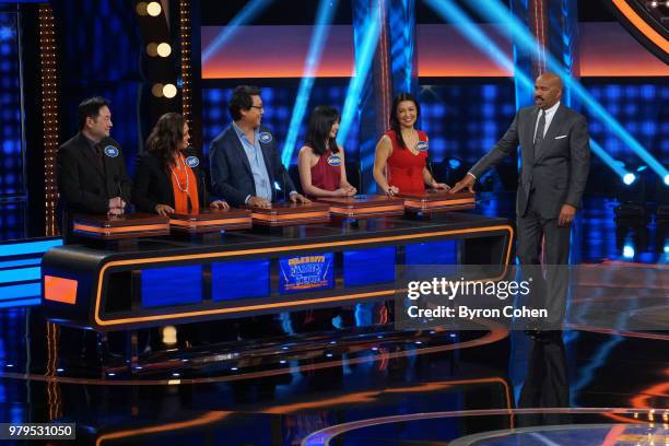 Jeff Dunham vs. Ming-Na Wen and Taye Diggs vs. Caroline Rhea" - The celebrity teams competing to win cash for their charities feature comedian and...