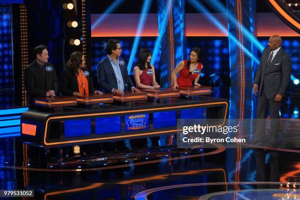 Jeff Dunham vs. Ming-Na Wen and Taye Diggs vs. Caroline Rhea" - The celebrity teams competing to win cash for their charities feature comedian and...