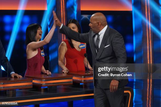 Jeff Dunham vs. Ming-Na Wen and Taye Diggs vs. Caroline Rhea" - The celebrity teams competing to win cash for their charities feature comedian and...