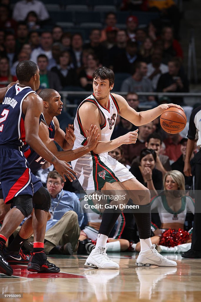 Atlanta Hawks v Milwaukee Bucks