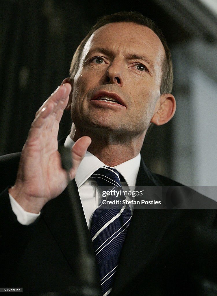 Kevin Rudd Debates Tony Abbott At National Press Club