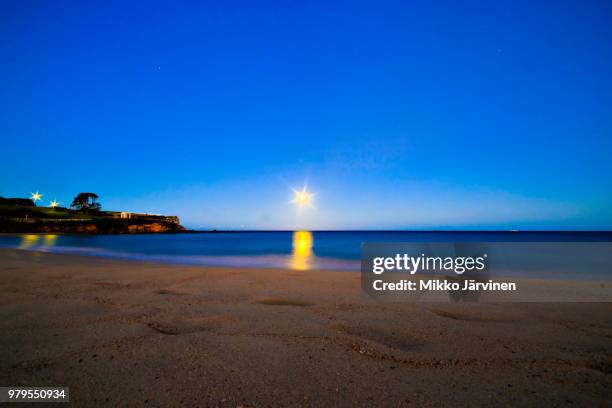 coogee beach - coogee beach stock pictures, royalty-free photos & images