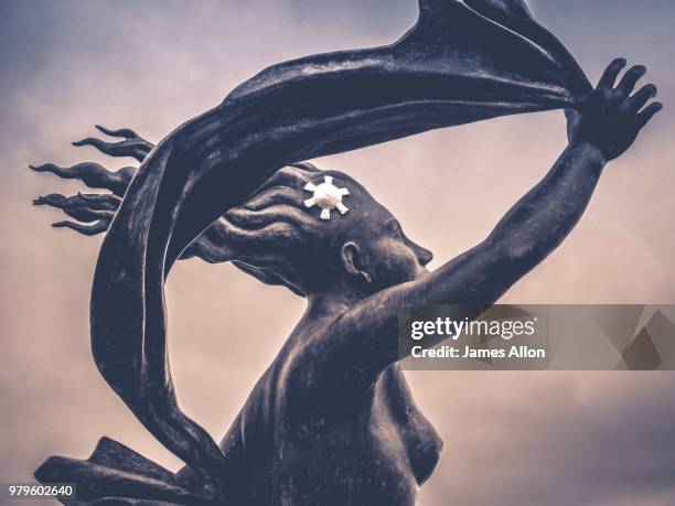 high section of statue of spirit of south shields, south shields, north east, uk - north shields fotografías e imágenes de stock