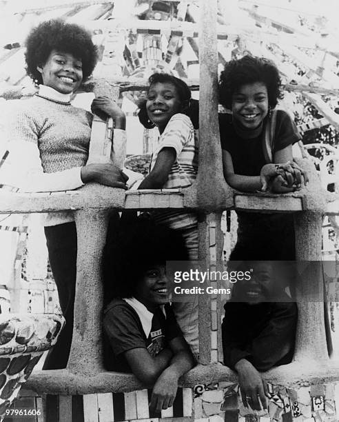 Posed group portrait of American vocal group The Jackson Sisters. Top, Rae, Gennie and Lyn bottom Pat and Jackie in 1974.