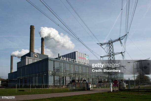 The RWE AG owned Essent Energie power station stands in Geertruidenberg, Netherlands, on Monday, March 22, 2010. More than five months after buying...