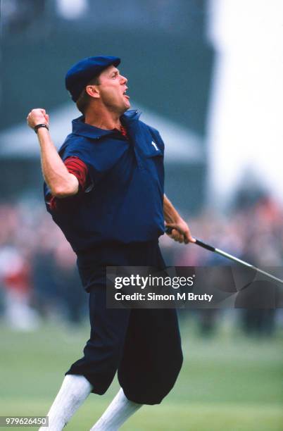 Payne Stewart of the USA makes his par putt on the 18th green to win the U.S. Open at Pinehurst Resort Course No. 2 at Pinehurst Resort Course No. 2...