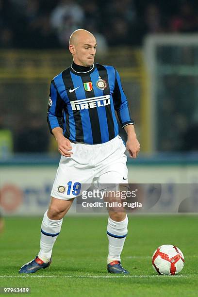 Esteban Cambiasso of Internazionale Milano in action during the Serie A match between US Citta di Palermo and FC Internazionale Milano at Stadio...