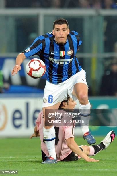 Ferreira Lucio of Internazionale Milano in action during the Serie A match between US Citta di Palermo and FC Internazionale Milano at Stadio Renzo...