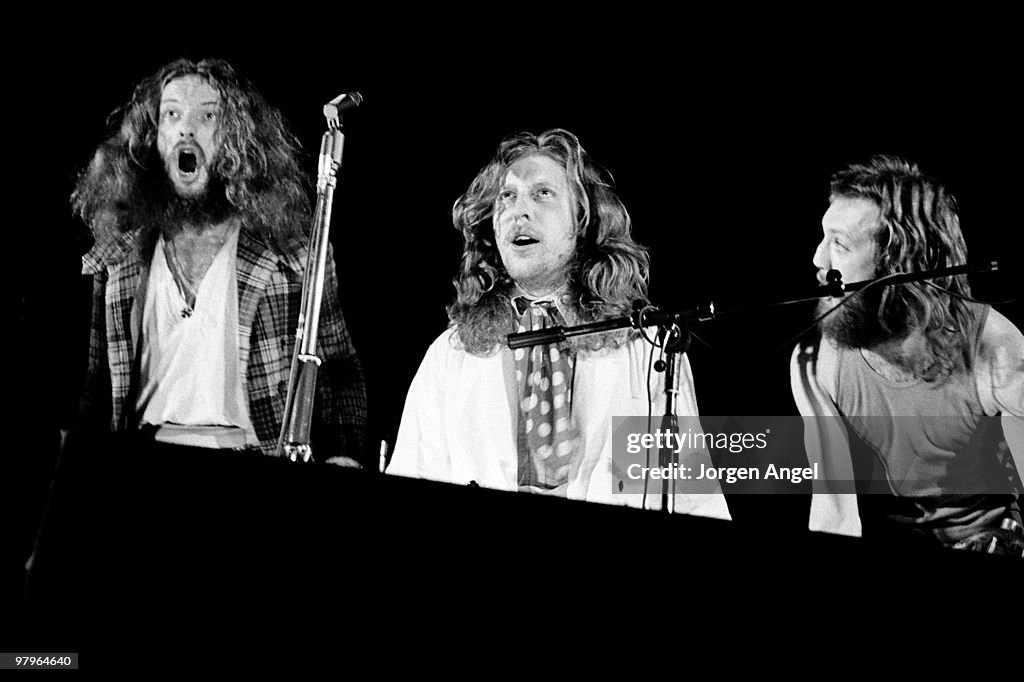 Ian Anderson, John Evan and Barriemore Barlow of Jethro Tull perform