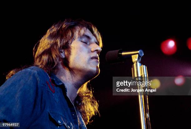 Alvin Lee of Ten Years After performs on stage at KB Hallen on April 29th 1974 in Copenhagen, Denmark.