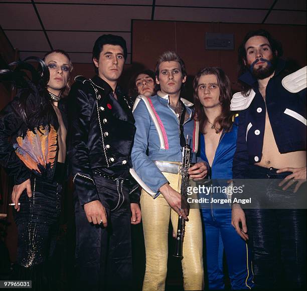 Brian Eno, Bryan Ferry, John Porter, Andy Mackay, Paul Thompson and Phil Manzanera of Roxy Music pose for a group portrait in November 1972 in...