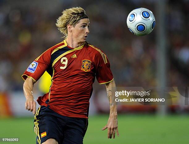 Spain's forward Fernando Torres controls the ball during a FIFA World Cup 2010 qualifier group 5 football match against Estonia at the Romano stadium...