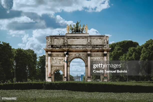 arc de triomphe du carrousel - paris - arc de triomphe du carrousel stock pictures, royalty-free photos & images