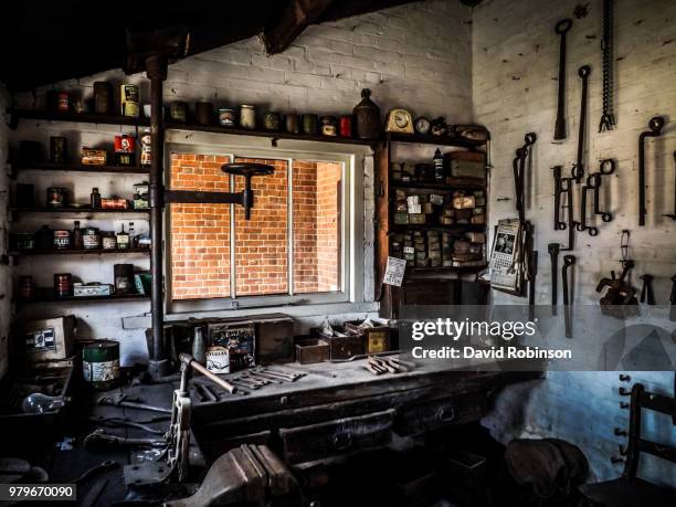 the blacksmith - central de telecomunicações imagens e fotografias de stock