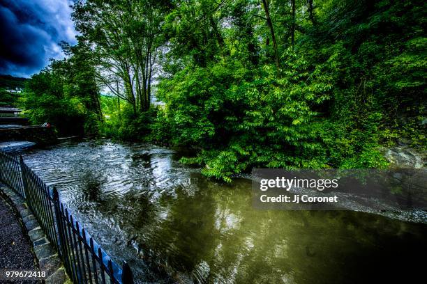 aberdulais, falls neath - neath imagens e fotografias de stock