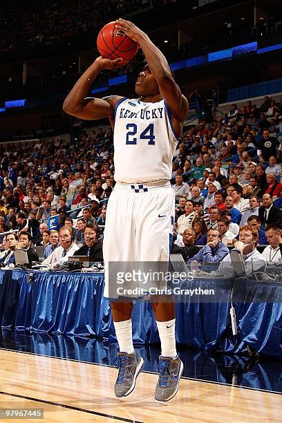 Eric Bledsoe of the Kentucky Wildcats shoots the ball against the East Tennessee State Buccaneers during the first round of the 2010 NCAA men's...