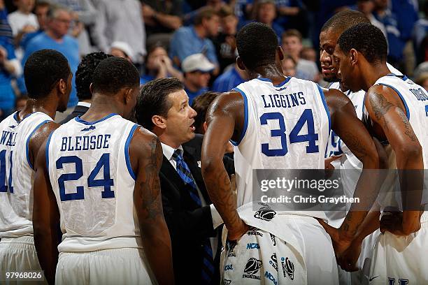 Head coach John Calipari of the Kentucky Wildcats talks with his team during the second round of the 2010 NCAA men's basketball tournament at the New...