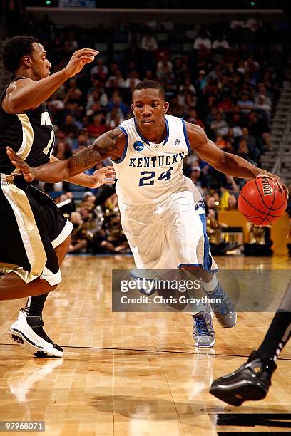 Eric Bledsoe of the Kentucky Wildcats drives during the second round of the 2010 NCAA men's basketball tournament at the New Orleans Arena on March...