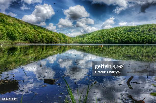lac hertel quebec - herstel stock pictures, royalty-free photos & images
