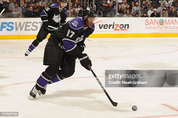 Wayne Simmonds of the Los Angeles Kings skates with the puck against the Nashville Predators on March 14, 2010 at Staples Center in Los Angeles,...