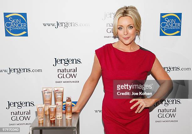 Actress Jane Krakowski attends the launch of the Jergens Natural Glow "In-The-Glow" campaign at The London Hotel on March 23, 2010 in New York, New...