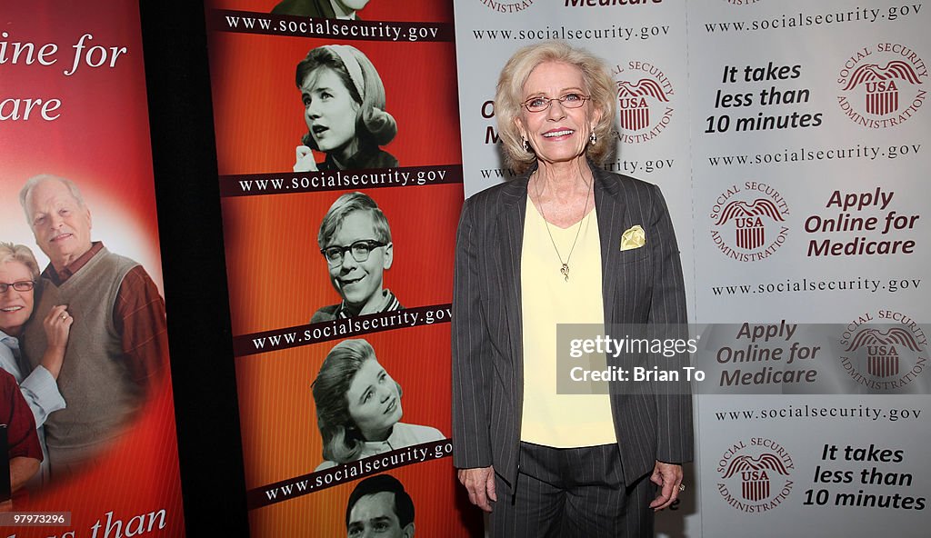 Social Security Reunites The Cast Of "The Patty Duke Show"