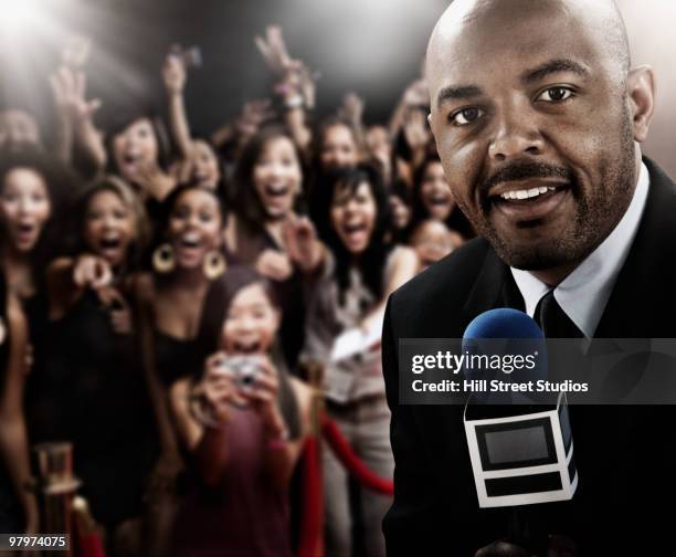 african broadcaster at red carpet event - fame press stock pictures, royalty-free photos & images